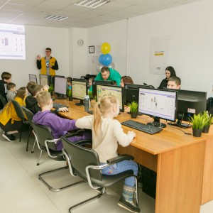 Новый класс в развлекательном центре города Томска! Скоро открытие! - Школа программирования для детей, компьютерные курсы для школьников, начинающих и подростков - KIBERone г. Грозный